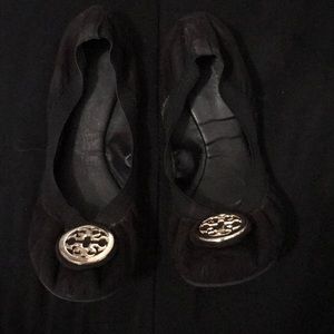 Black ballet flats